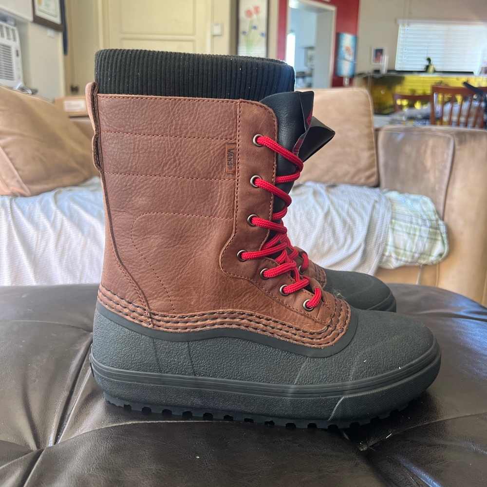 Men’s VANS Standard MTE Snow Boots All Weather Warm Brown Size 9 sample